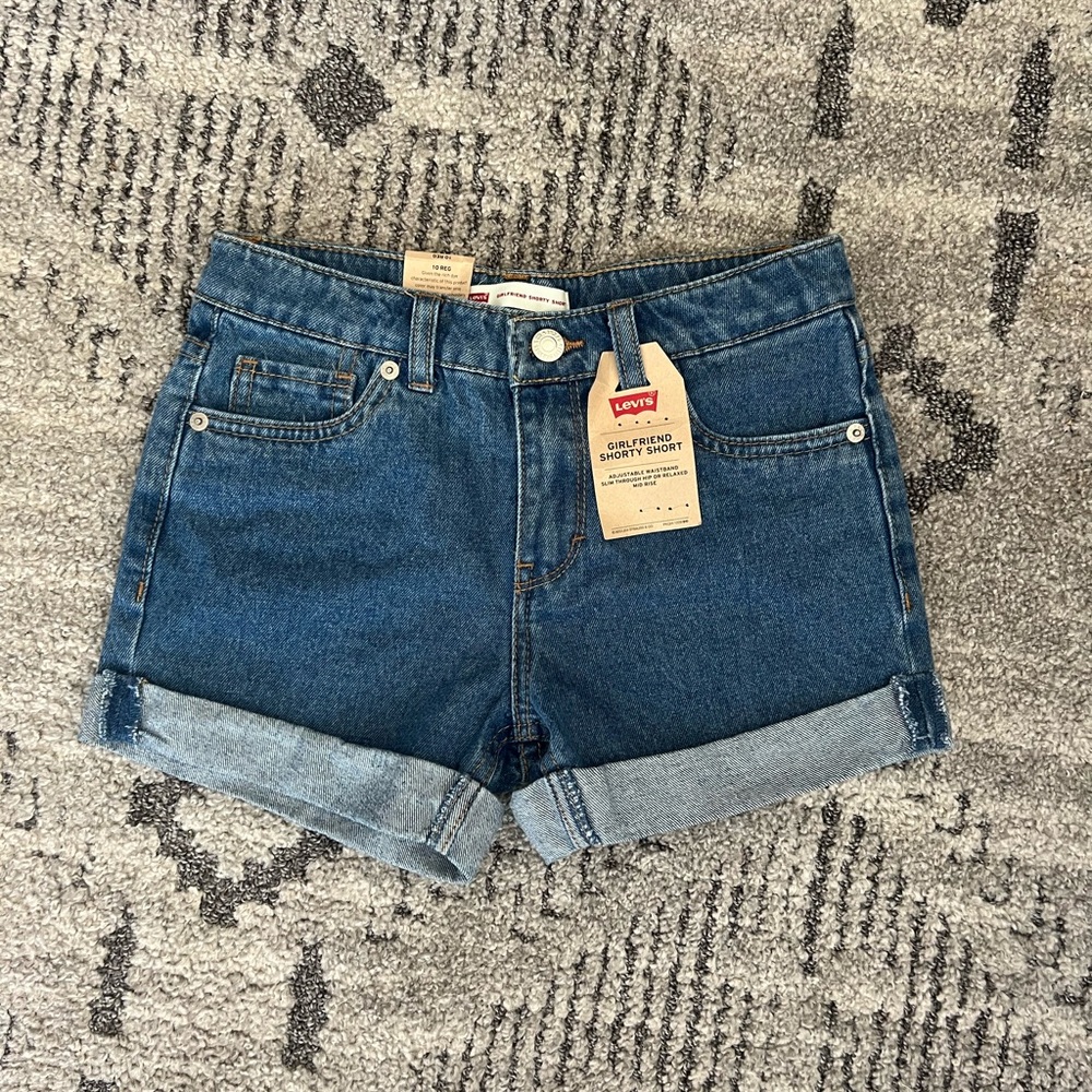 NWT girl Levi’s shirts size 10